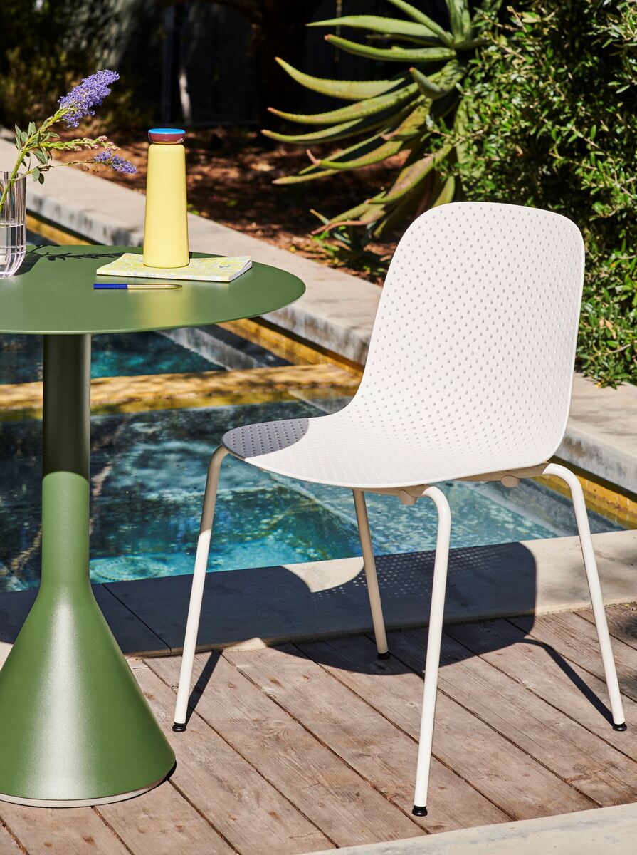 round-steel-garden-table-1