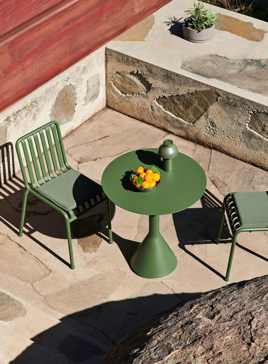 round-steel-garden-table-13