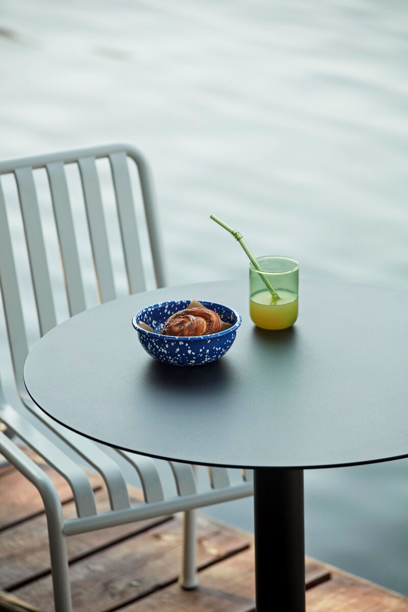 round-steel-garden-table-5