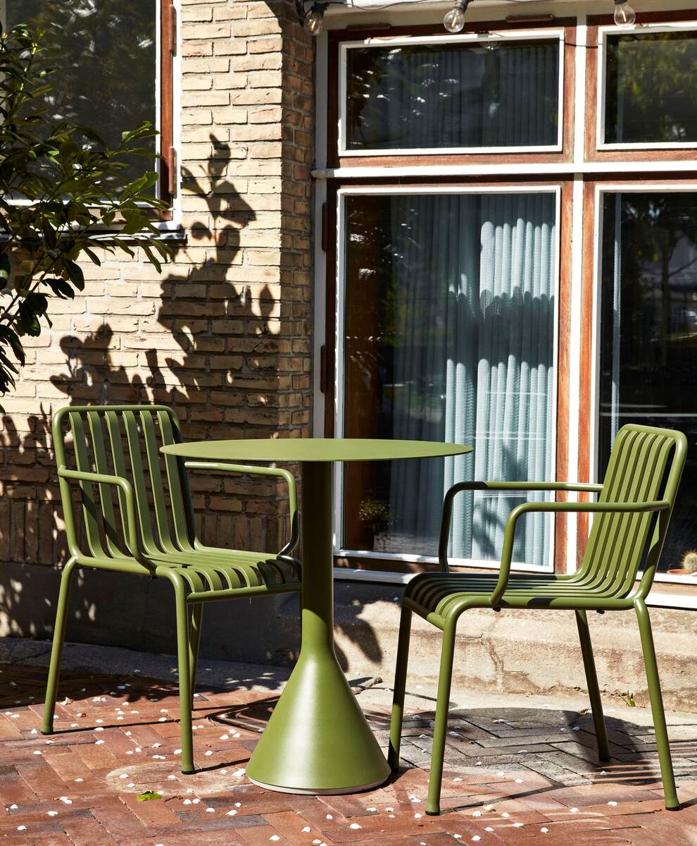 round-steel-garden-table-6
