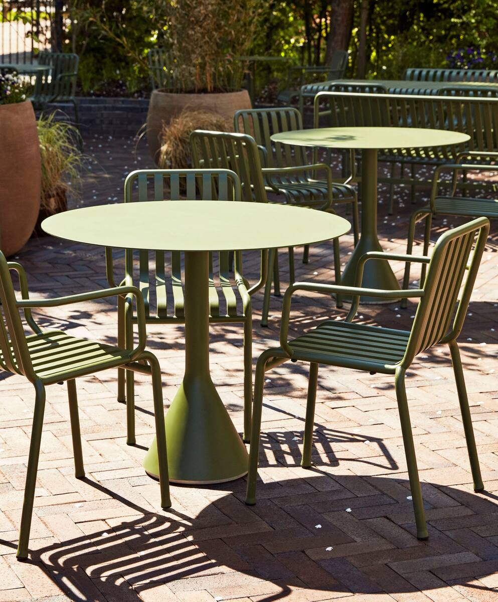 round-steel-garden-table-8